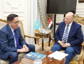 محافظ القاهرة يبحث مع سفير كازاخستان تعزيز التعاون المشترك