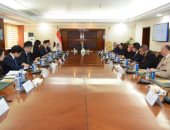 وزير التنمية المحلية يبحث مع وفد كوريا الجنوبية مجالات التعاون المشترك