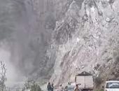 مصرع 18 شخصا بسبب انهيارات أرضية وسقوط كتل صخرية فى بيرو.. فيديو