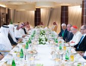 في زيارةٍ أعلَنَ عنها الفاتيكان بدعوةٍ من رابطة العالم الإسلامي.. د.العيسى يلتقي رئيس أساقفة فيينا في الرياض