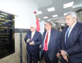 وزير التعليم العالي يفتتح مبنى كلية الطب بجامعة الأقصر.. صور