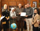 رئيس جامعة الزقازيق يكرم عددا من أخصائيى المكتبات.. اعرف التفاصيل