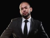 السيناريست محمد أمين راضى ضيف "ملعب الفن" على راديو أون سبورت FM.. الليلة