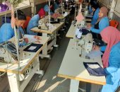 تدريب فتيات المنيا على مهنة التفصيل ضمن مبادرة "حياة كريمة".. صور