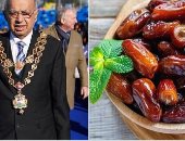 عمدة بريطانى سابق متهم برشاوى انتخابية بعد توزيعه تمرا على المسلمين فى رمضان