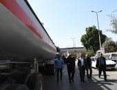 نائب محافظ قنا يتابع حادث تصادم سيارة نقل ثقيل تابعة لشركة الغاز الطبيعى