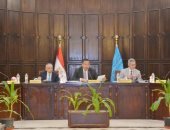 رئيس جامعة الإسكندرية يطالب بأهمية إنشاء قاعدة قوية من الكفاءات الشبابية