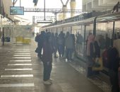 إقبال كبير على القطار الكهربائى الخفيف بعد نقل العمل للعاصمة الإدارية.. صور