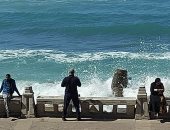 انكسار الموجة الحارة بالإسكندرية والأهالى يستمتعون بالطقس الشتوى الدافئ