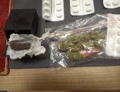 جمارك مطار القاهرة تضبط راكبين بحوزتهما مخدر الحشيش وماريجوانا وعقاقير مخدرة