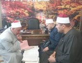 وكيل أوقاف الإسكندرية فى جولة مفاجئة لإدارات وسط والمنتزه لضبط سير العمل