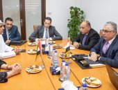رئيس اقتصادية قناة السويس يلتقى رئيس القطاع الدولى لموانئ أبو ظبى لبحث سبل التعاون
