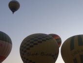 سماء الأقصر تشهد تحليق 30 رحلة بالون طائر على متنها 800 سائح من حول العالم
