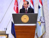 رسائل الرئيس السيسى فى يوم الشهيد: 28 يناير 2011 شهد ظهور المؤامرة بسيناء.. ما فيش إرهاب يهد بلد على قلب رجل واحد.. إحنا بخير وسلام وأمان وكل يوم أفضل من إمبارح.. ويؤكد: الحرب على الإرهاب تكلفت مليار جنيه شهريا