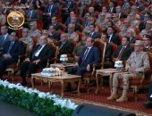 الرئيس السيسي يشاهد عرضا فنيا بعنوان "مثلث القيادة" عن تضحيات الشهداء