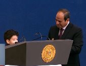 نجل الشهيد محمد الأكشر: ما شفتش بابا بس هو بطل وهكبر وأجيب حقه وأحقق حلم ماما