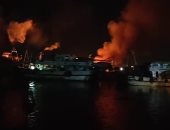 السيطرة على حريق هائل نشب في مركب صيد بدمياط