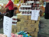 محافظ الشرقية يطمئن على توافر السلع بأسعار مخفضة في معارض "أهلا رمضان" 