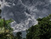 اندلاع بركان ميرابى فى إندونيسيا ويطلق سحابة ساخنة تصل لـ4 أميال.. صور