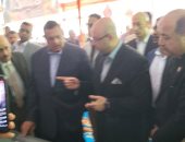 وزير التنمية المحلية ومحافظ بنى سويف يتفقدان معرض "أهلا رمضان" بميدان المديرية.. فيديو