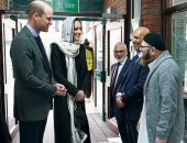 كيت ميدلتون بالحجاب فى زيارة لمركز إسلامى غرب لندن مع الأمير ويليام.. صور