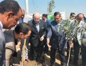 وزير التنمية المحلية ومحافظ بني سويف يتفقدان أعمال مبادرة "100 مليون شجرة".. فيديو
