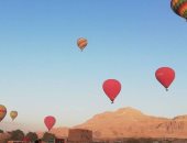 سماء الأقصر تشهد استمتاع 1400 سائح على متن 55 رحلة بالون طائر