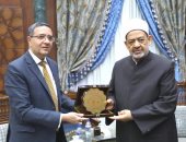 سفير الهند بالقاهرة يجدد الدعوة إلى شيخ الأزهر لزيارة بلاده