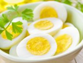 تناول البيض بشكل منتظم يقلل الوزن الزائد