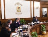 رئيس الوزراء يستعرض مع مسئولى "جنرال موتورز" الفرص الاستثمارية للشركة فى مصر