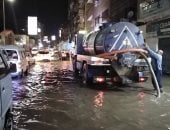 نشر معدات وسيارات شفط مياه الأمطار بالشوارع والطرق فى القليوبية.. صور