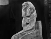 شاهد تمثال الملك زوسر صاحب الهرم المدرج لحظة اكتشافه ويوجد بمتحف التحرير