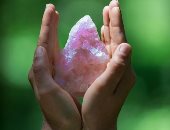 4 أحجار كريمة تساعدك على الاستيقاظ مبكرا.. منها حجر القمر اللامع