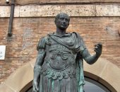 يوليوس قيصر .. حياة أشهر حاكم لروما وقصة اغتياله 
