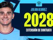 مانشستر سيتي يمدد عقد جوليان ألفاريز حتى 2028 رسميا
