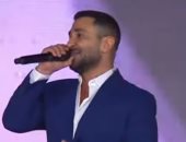 أحمد سعد "يُحيى" احتفالية "كتف فى كتف" أمام الرئيس السيسى باستاد القاهرة