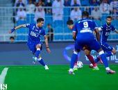 الهلال السعودي يكتسح الاتفاق بثلاثية نظيفة ويتمسك بالمركز الرابع.. فيديو