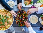 قللى الملح.. 9 نصائح لتناول طعام صحي متوازن في رمضان