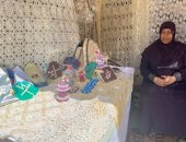 "هند" بنت الفيوم تٌبدع في المشغولات اليدوية وتدرب الفتيات عليها بمديرية التضامن