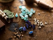 كيفية استخدام الأحجار الكريمة لتساعدك في حب نفسك وزيادة الثقة