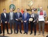 محافظ المنوفية يكرم الفائزين بجائزة مصر  للتميز الحكومي