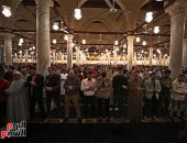 أجواء إيمانية ونسمات رمضانية.. أول صلاة تراويح فى مسجد عمرو بن العاص بعد تجديده