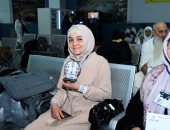 "مصر للطيران" توزع هدايا على المسافرين احتفالا بحلول شهر رمضان.. صور