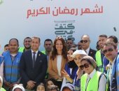 نائب محافظ الجيزة تشارك فى اصطفاف قافلة "حياة كريمة" بأبو النمرس
