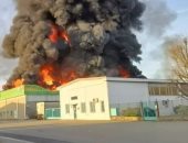 إيطاليا.. حريق فى مصنع للمواد الكيميائية.. فيديو