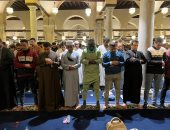آلاف المصلين بالجامع الأزهر من مختلف دول العالم فى تاسع ليالى رمضان.. صور