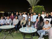 رئيس جامعة الأقصر يشارك طلاب الطب وأعضاء هيئة التدريس حفل الإفطار .. صور 