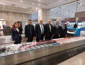 جمارك مطار القاهرة تضبط راكبا حاول تهريب 1800 عبوة مستحضرات تجميل