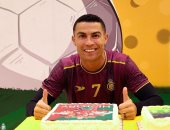 النصر السعودي يحتفل بإنجاز رونالدو التاريخى على المستوى الدولى.. فيديو