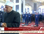 الرئيس السيسي يؤدي صلاة الجمعة بمسجد المشير فى ذكرى العاشر من رمضان
